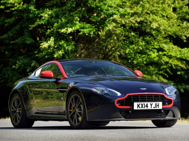 Aston Martin V8 Vantage photo 19
