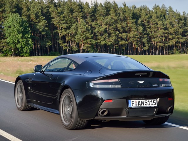 Aston Martin V8 Vantage photo 33