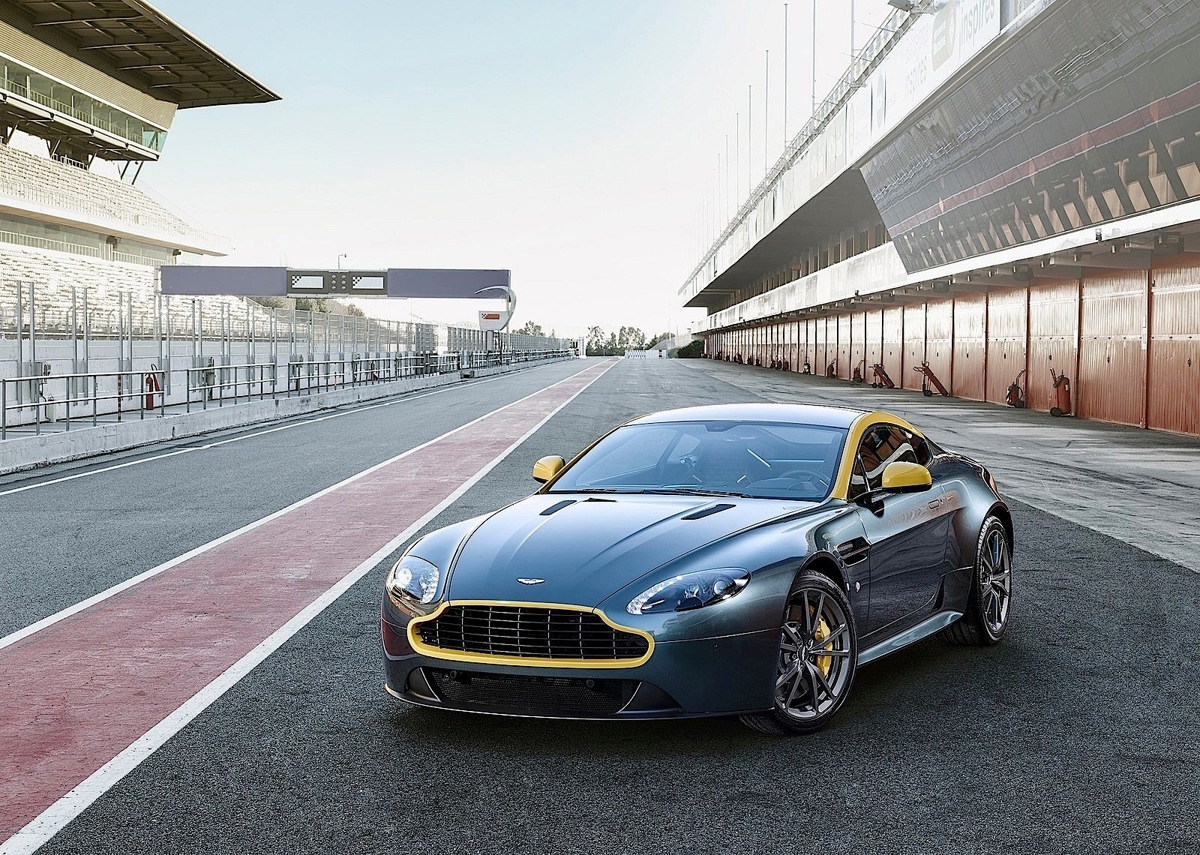 Aston Martin Aston Martin V8 Vantage