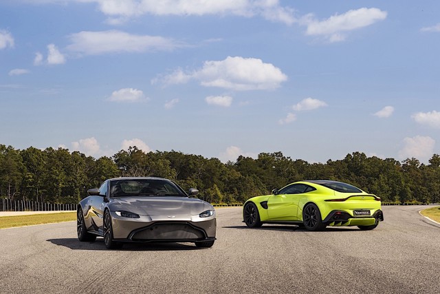 Aston Martin V8 Vantage photo 21
