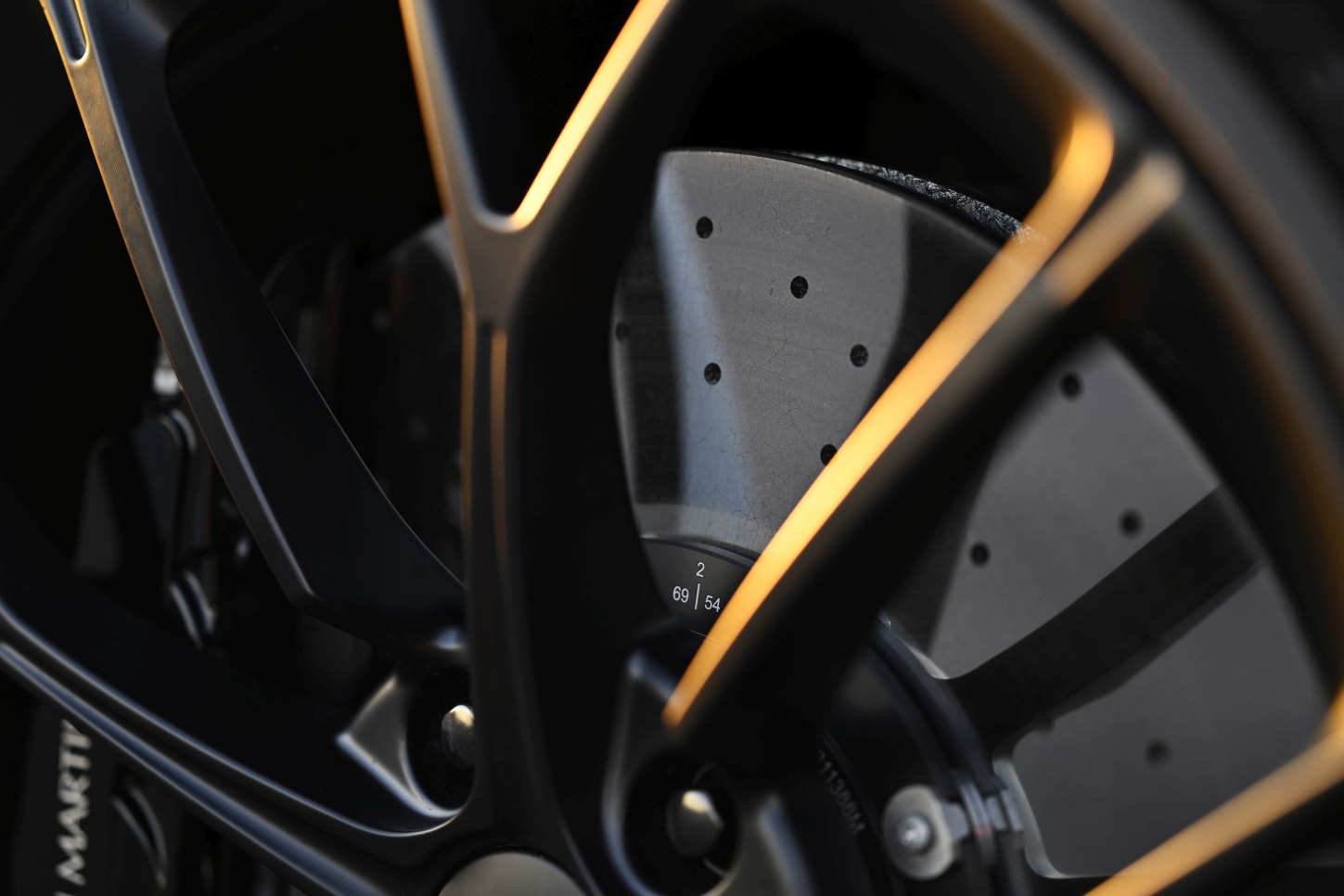 Aston Martin V8 Vantage photo 20