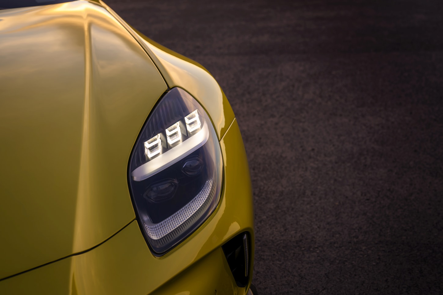 Aston Martin V8 Vantage photo 23