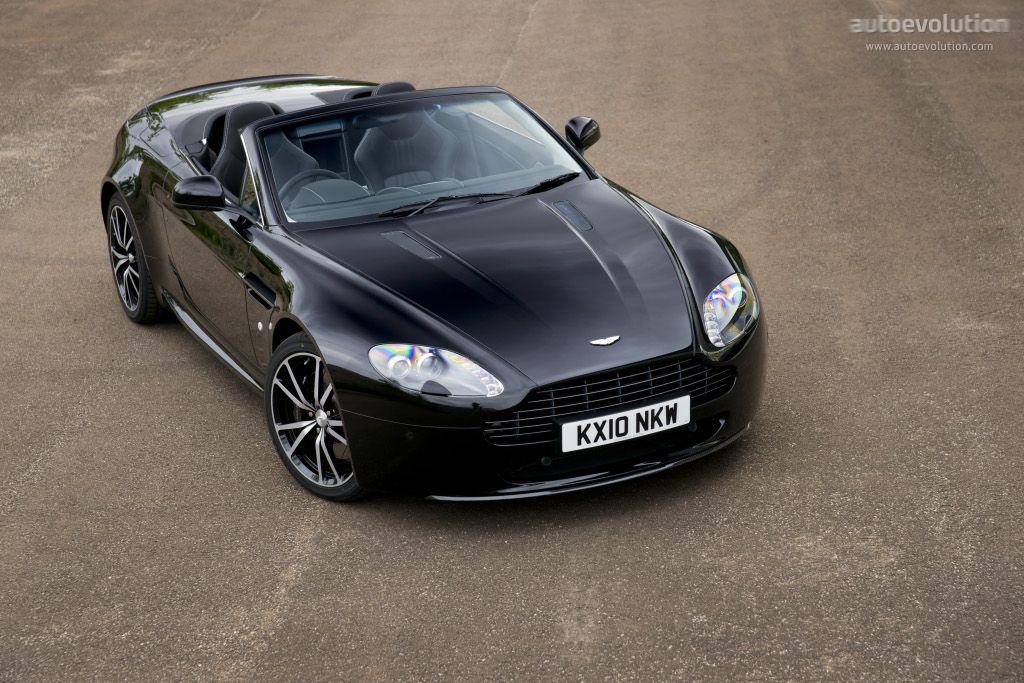 Aston Martin V8 Volante photo 13