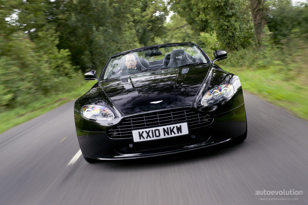 Aston Martin V8 Volante photo 3