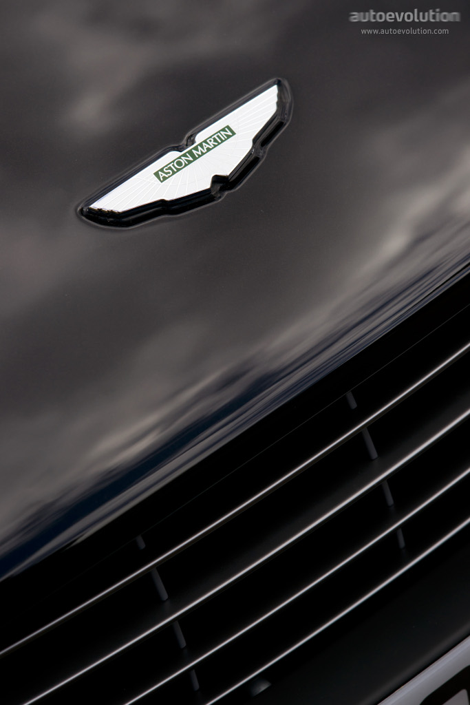Aston Martin V8 Volante photo 6