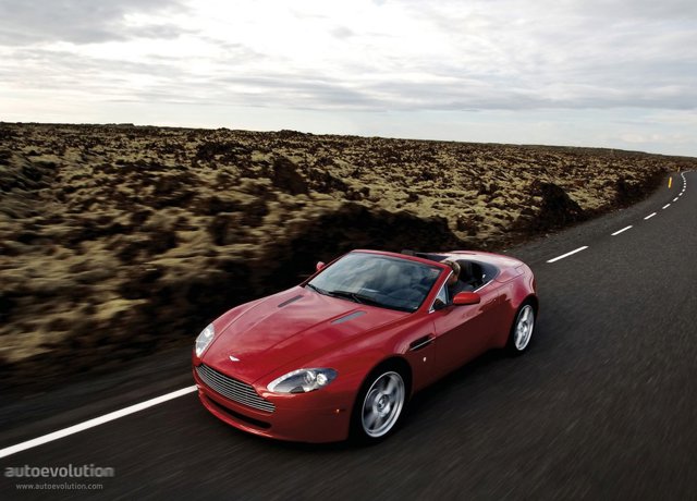 Aston Martin V8 Volante photo 1