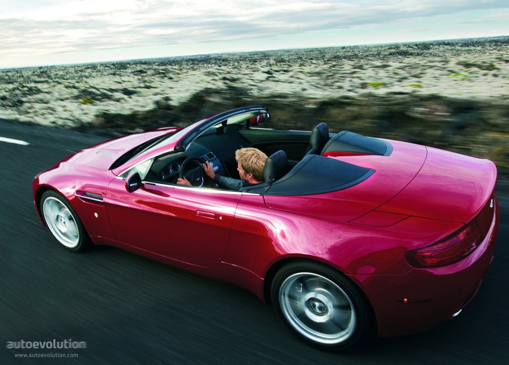 Aston Martin V8 Volante photo 2