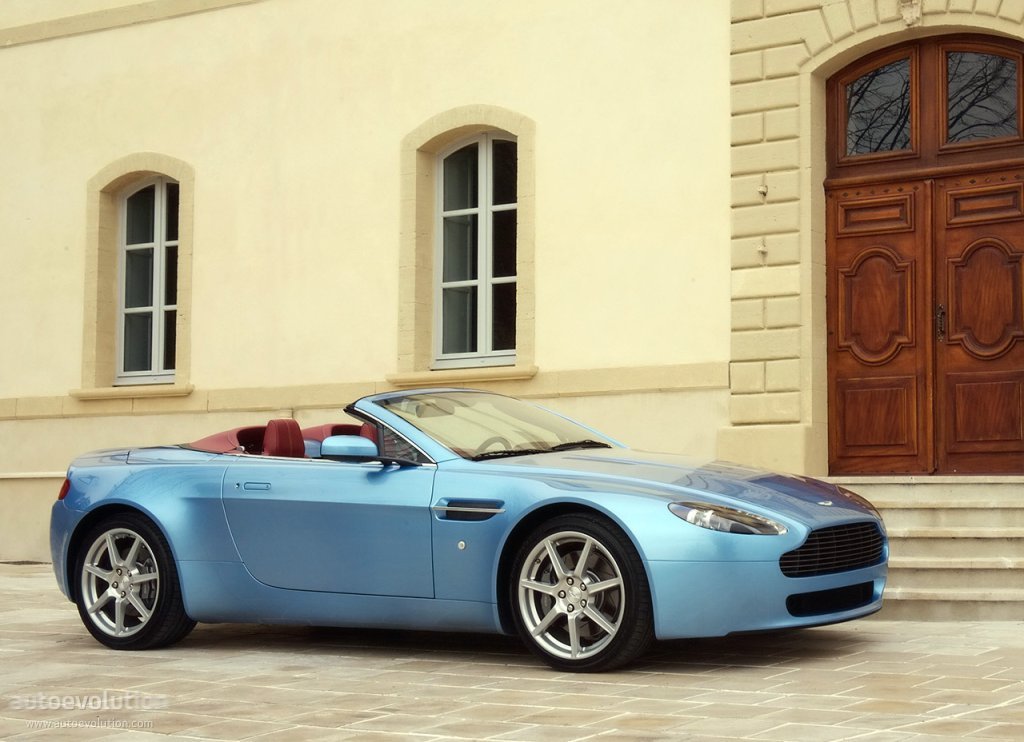 Aston Martin V8 Volante photo 4