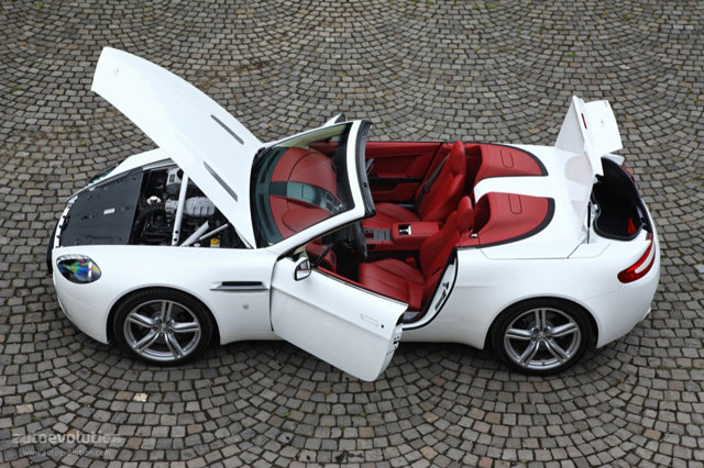 Aston Martin V8 Volante photo 15