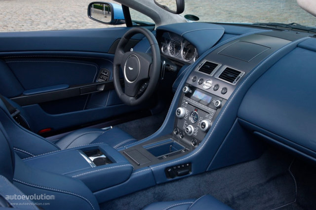 Aston Martin V8 Volante photo 29