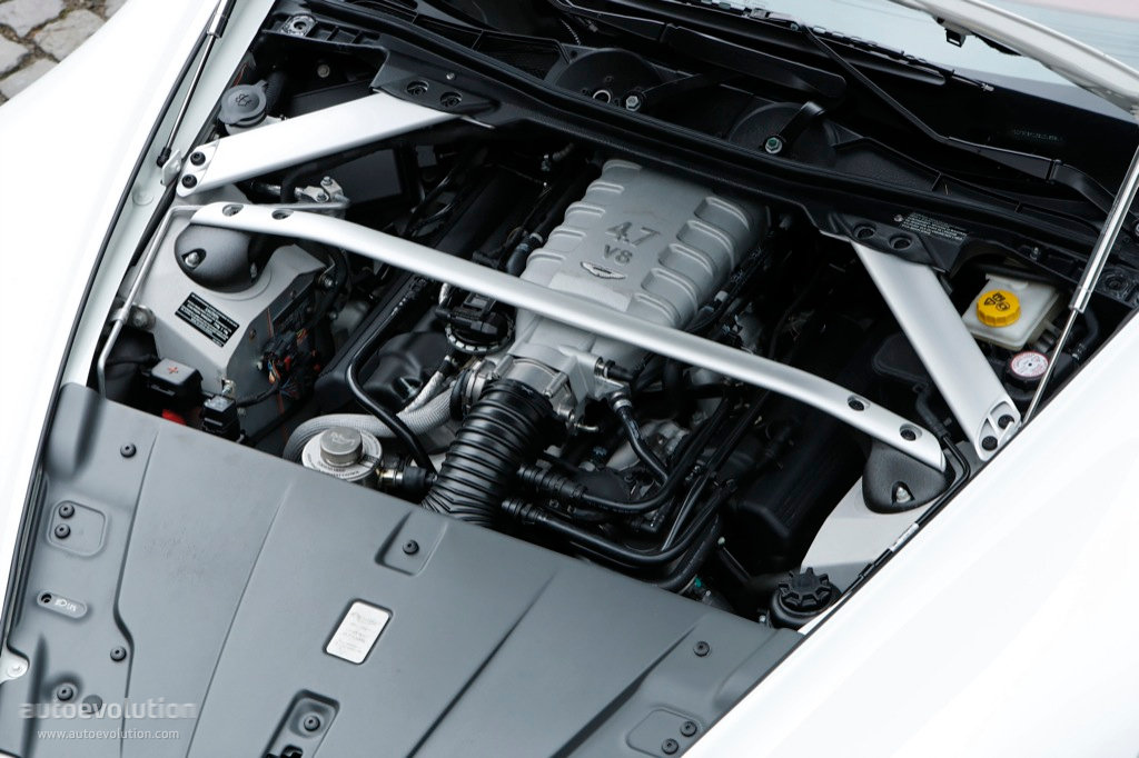 Aston Martin V8 Volante photo 31