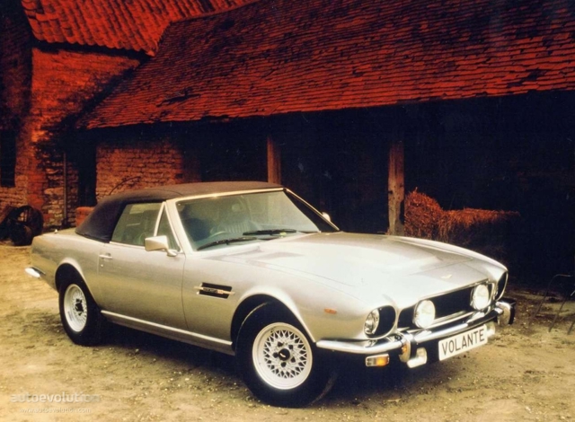 Aston Martin V8 Volante photo 1