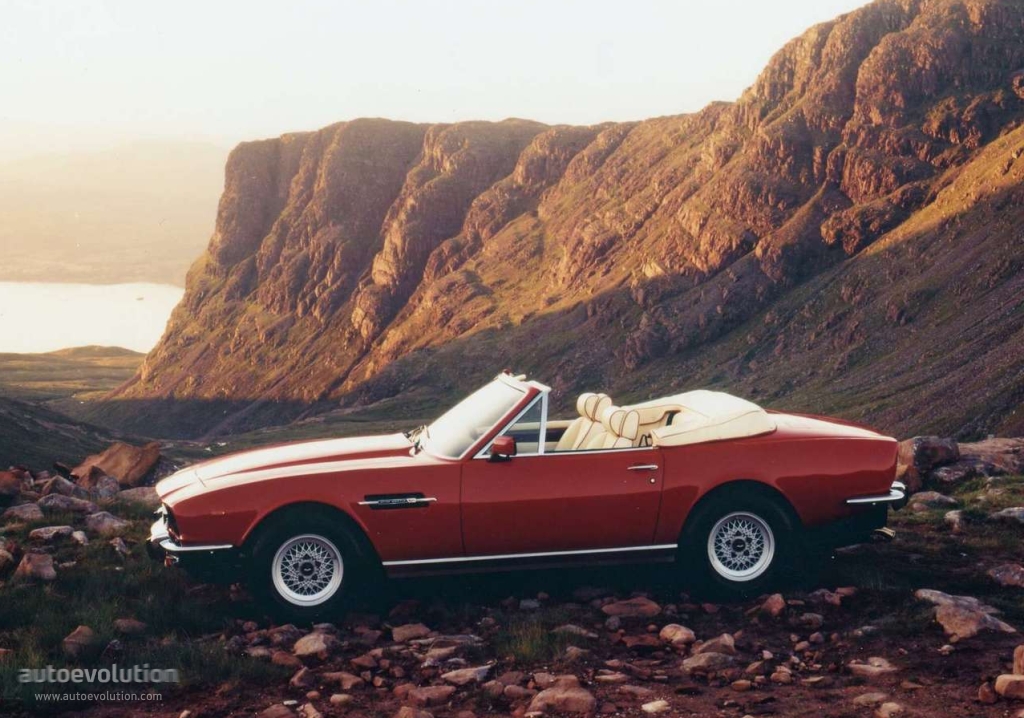 Aston Martin V8 Volante photo 2