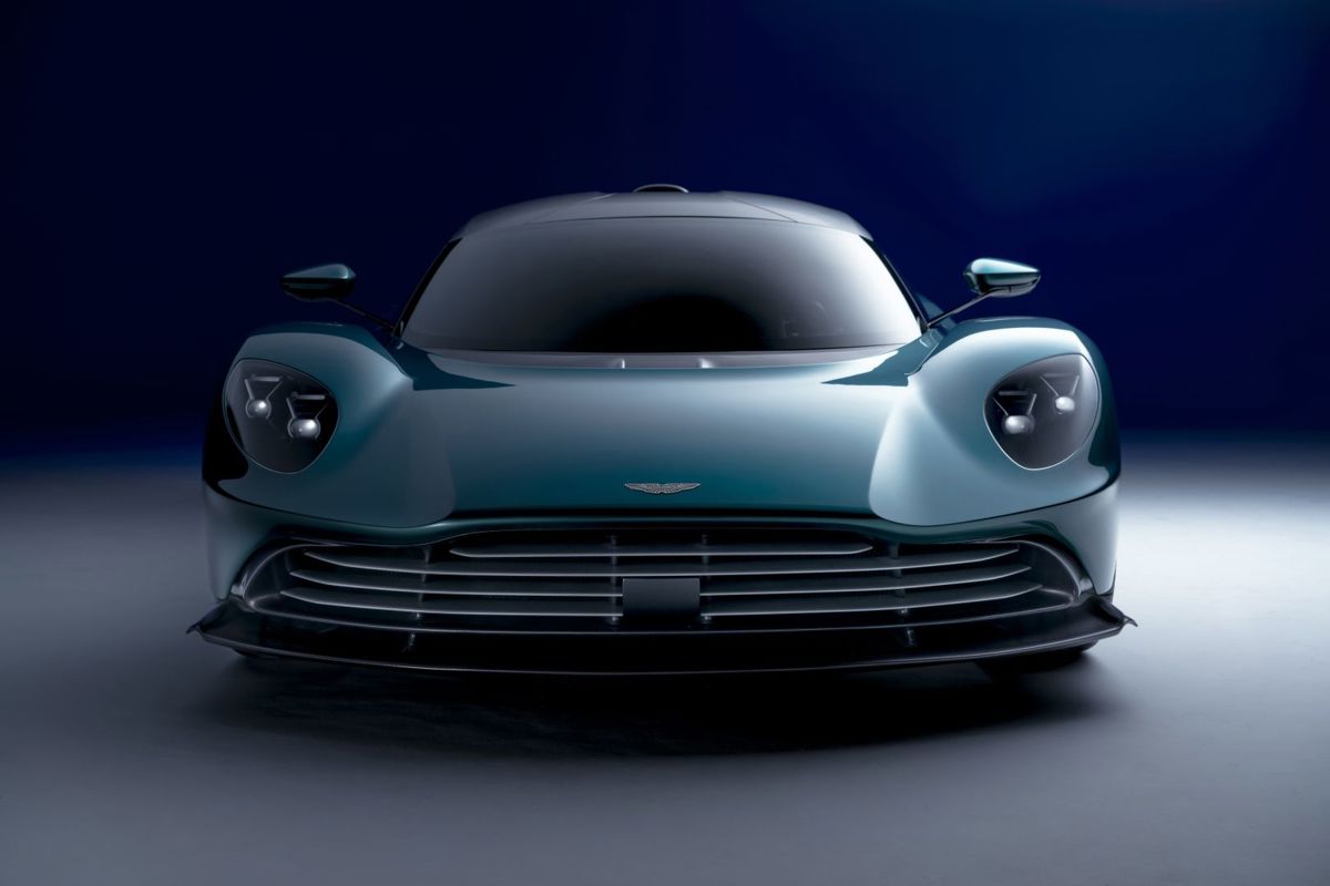 Aston Martin ASTON MARTIN Valhalla 4.0L V8 8AT (937 HP)