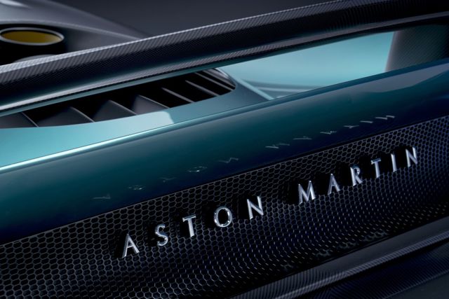 Aston Martin Valhalla photo 12