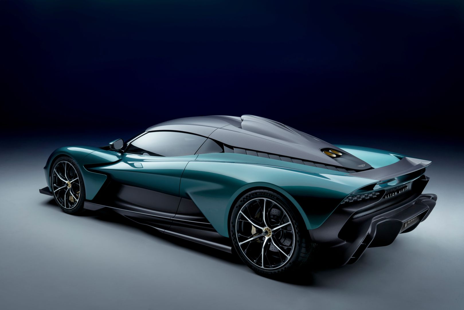 Aston Martin Valhalla photo 3