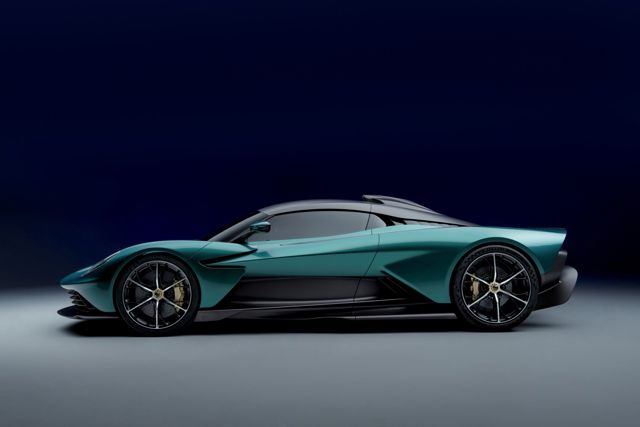 Aston Martin Valhalla photo 5
