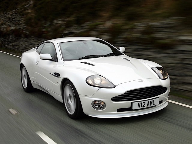 Aston Martin Vanquish S foto 12