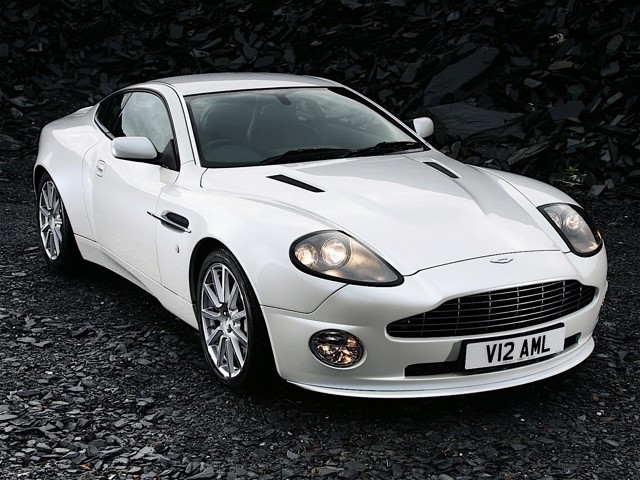 Aston Martin Vanquish S foto 14