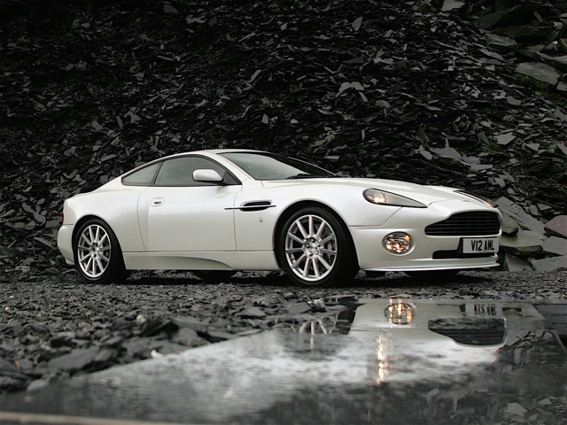 Aston Martin Vanquish S foto 19