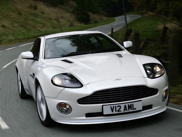 Aston Martin Vanquish S foto 23