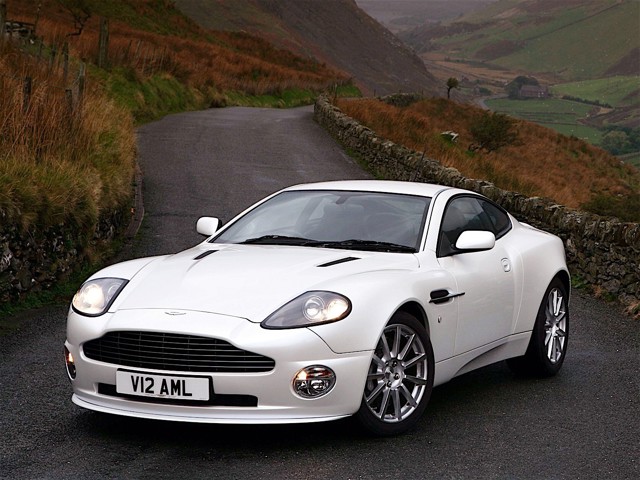 Aston Martin Vanquish S foto 24
