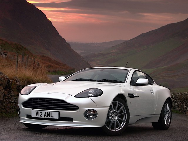 Aston Martin Vanquish S foto 27