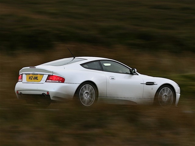 Aston Martin Vanquish S foto 28