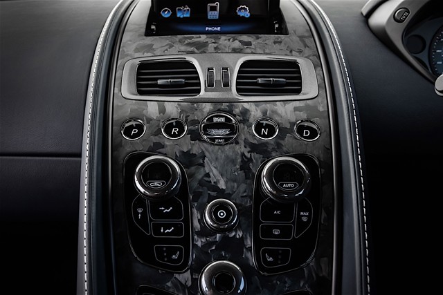 Aston Martin Vanquish S photo 13