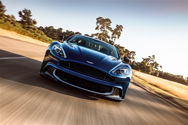 Aston Martin Vanquish S photo 9