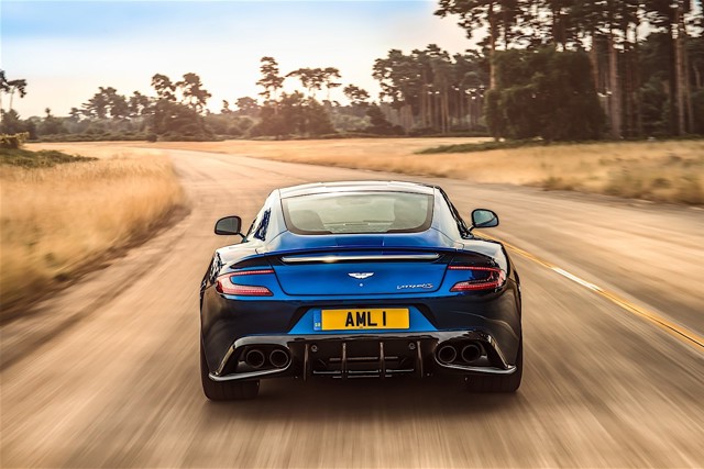 Aston Martin Vanquish S photo 10