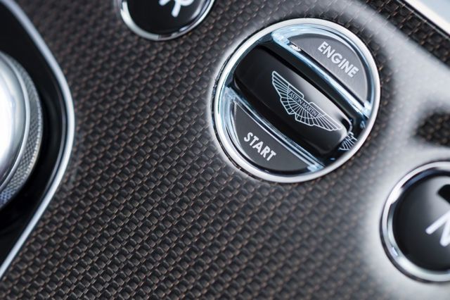 Aston Martin Vanquish Volante photo 39