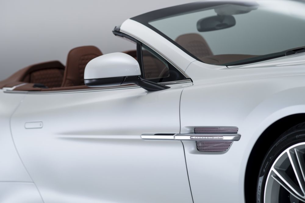 Aston Martin Vanquish Volante photo 21