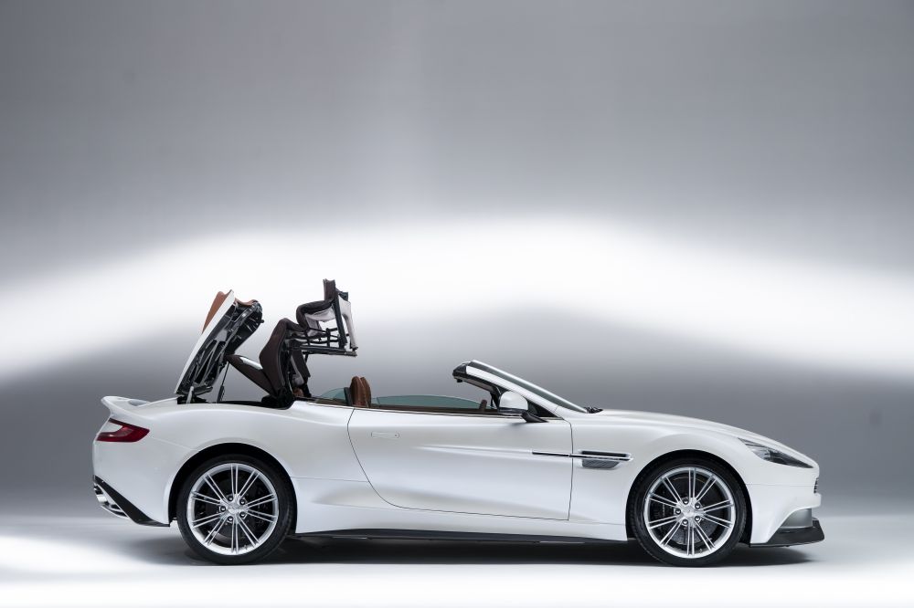 Aston Martin Vanquish Volante photo 26