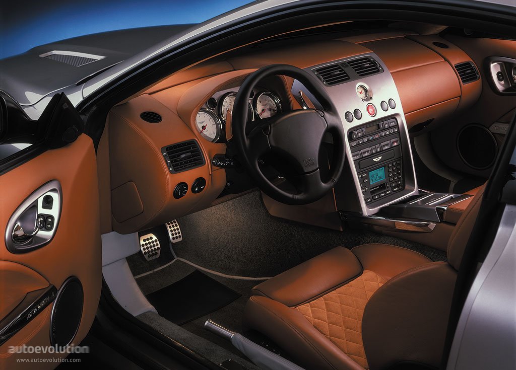 Aston Martin Vanquish photo 10