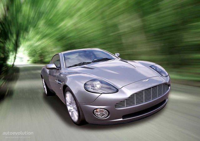 Aston Martin Vanquish foto 8