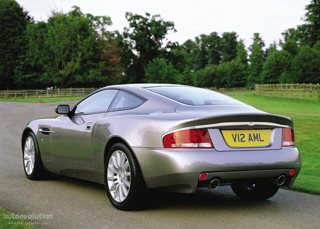 Aston Martin Vanquish foto 7