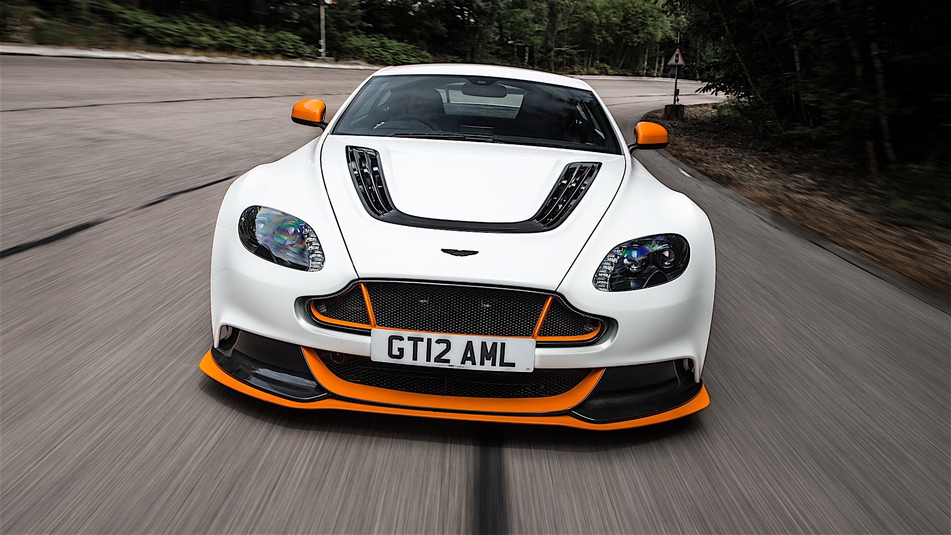 Aston Martin Vantage Gt12 photo 6