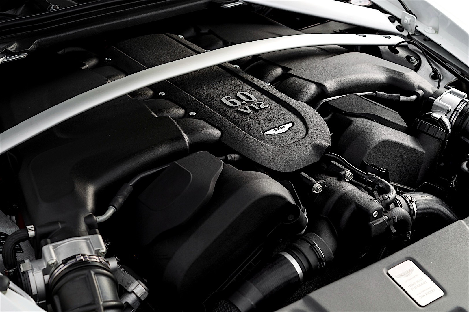 Aston Martin Vantage Gt12 photo 32