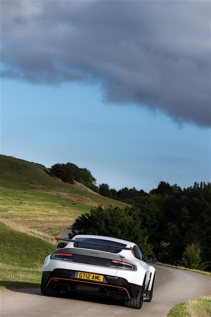 Aston Martin Vantage Gt12 photo 25