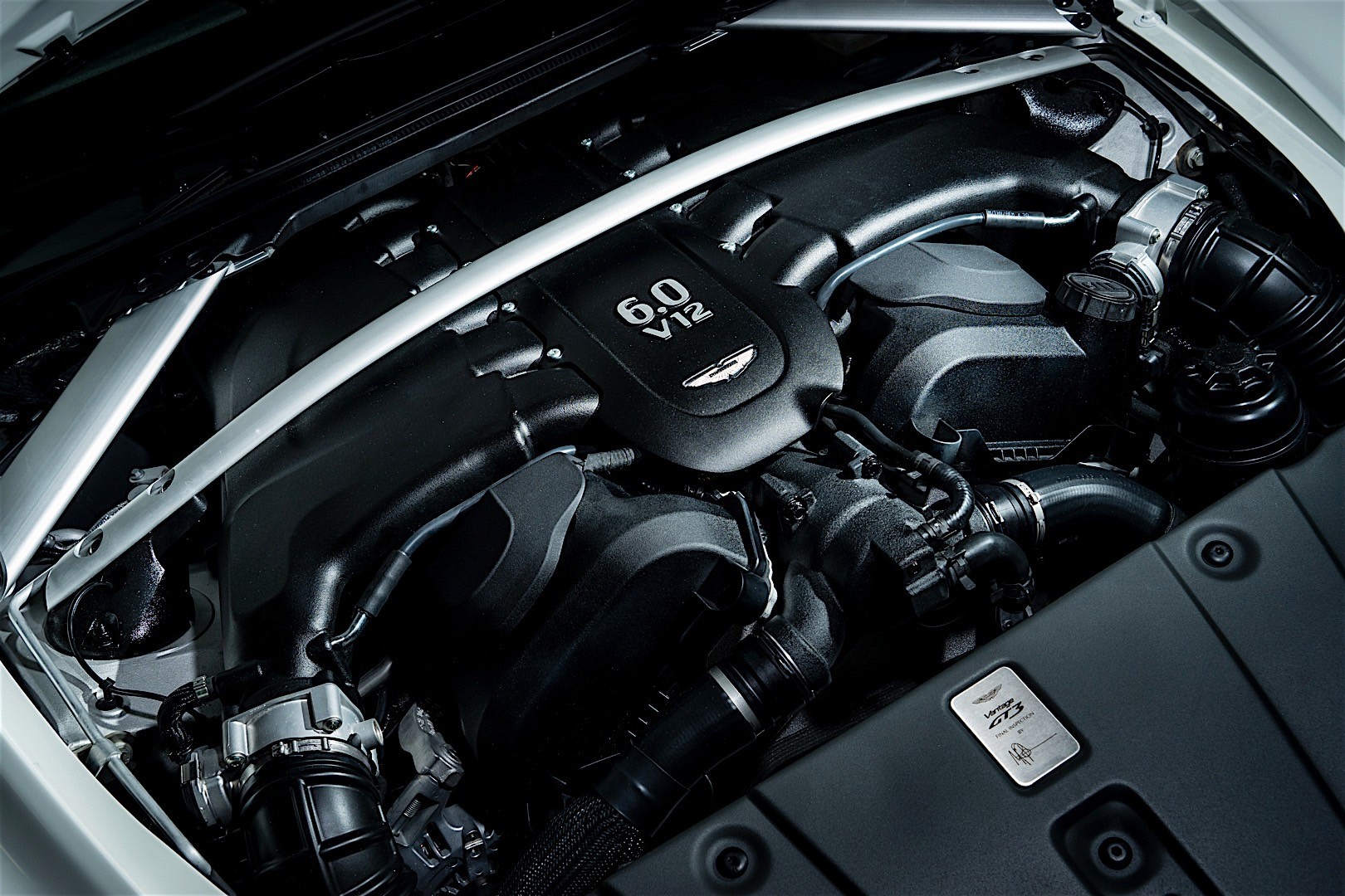 Aston Martin Vantage Gt12 photo 38