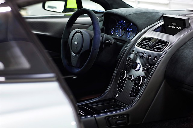 Aston Martin Vantage Gt8 photo 14