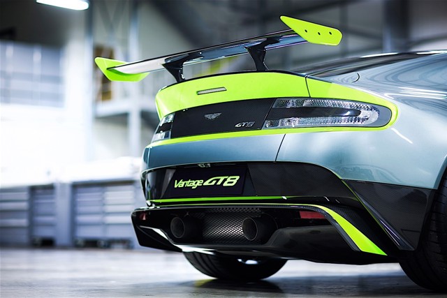 Aston Martin Vantage Gt8 photo 5