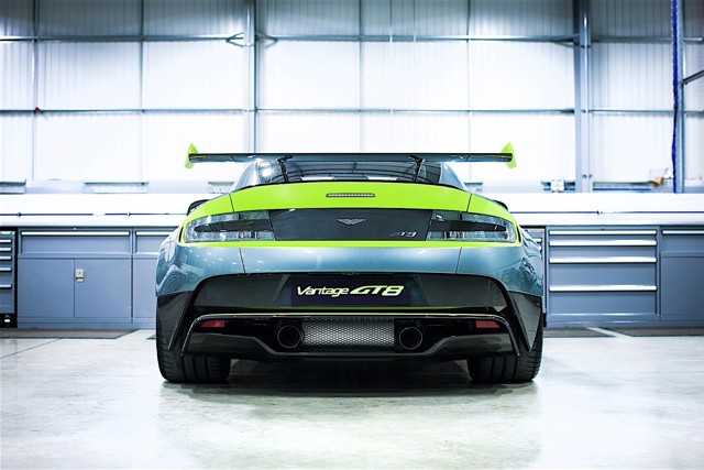 Aston Martin Vantage Gt8 photo 6