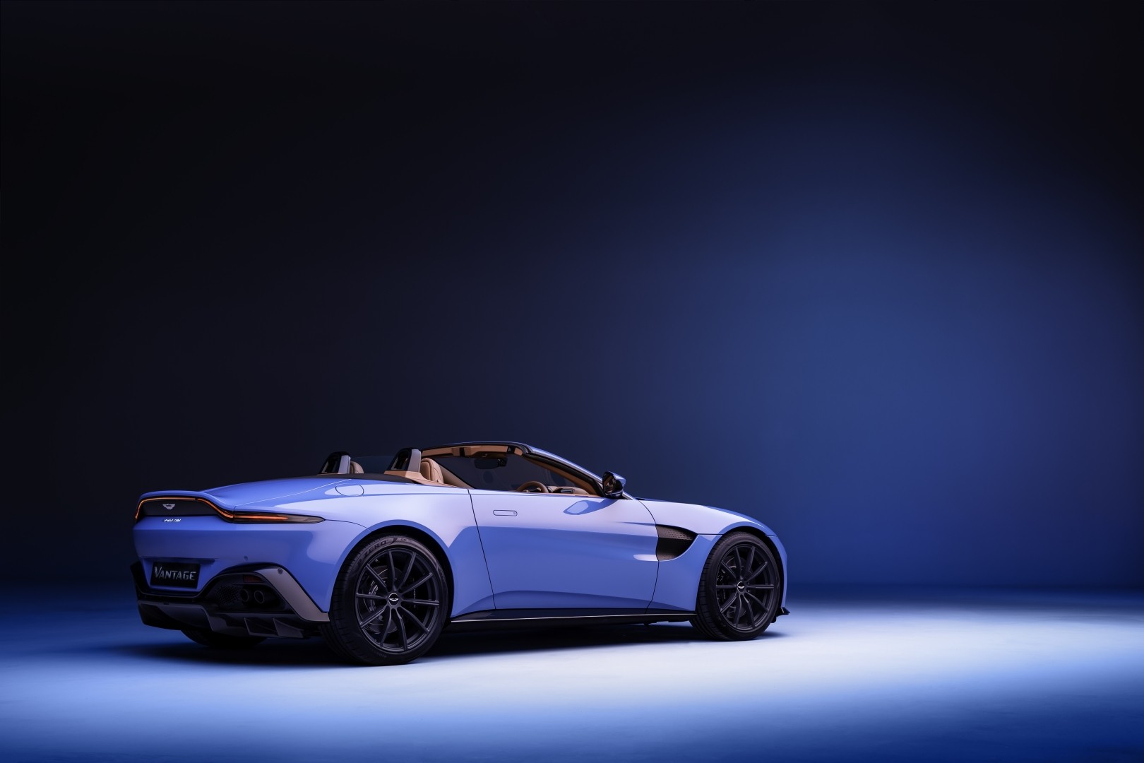 Aston Martin Vantage Roadster photo 8