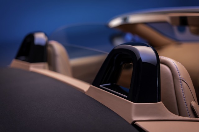 Aston Martin Vantage Roadster photo 41