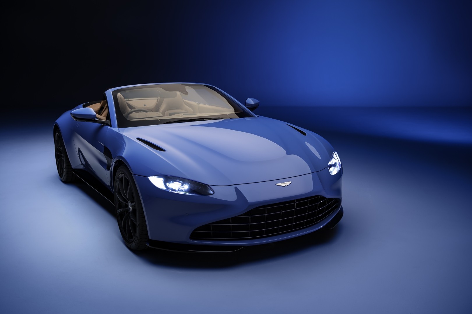 Aston Martin Vantage Roadster photo 4