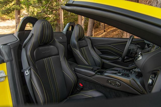 Aston Martin Vantage Roadster photo 51