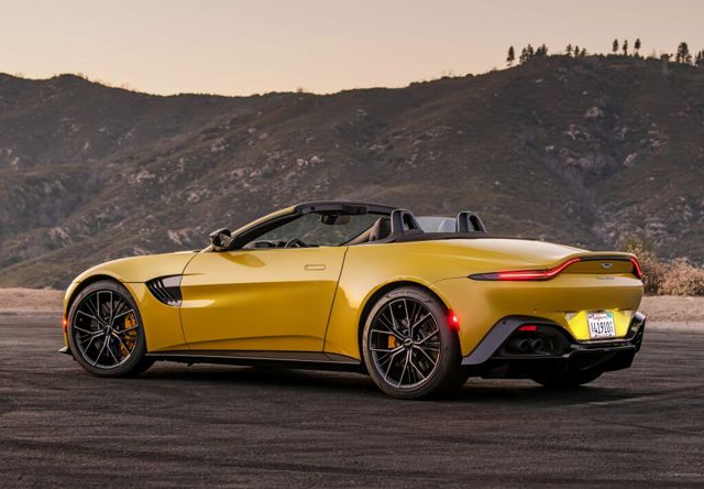 Aston Martin Vantage Roadster photo 14