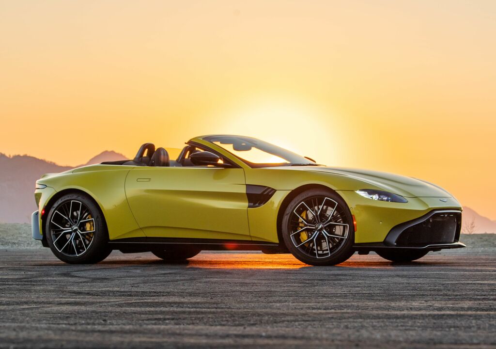 Aston Martin Vantage Roadster photo 19